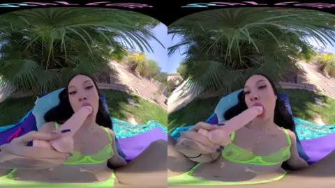 Jazmin Luvs The Park – Smartphone VR