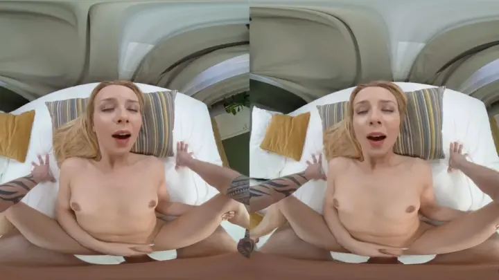Finally Alone Together – Alecia Fox Smartphone Vr