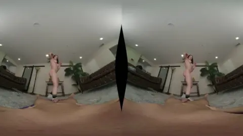 Sweatin To The Rossi – Smmartphone VR