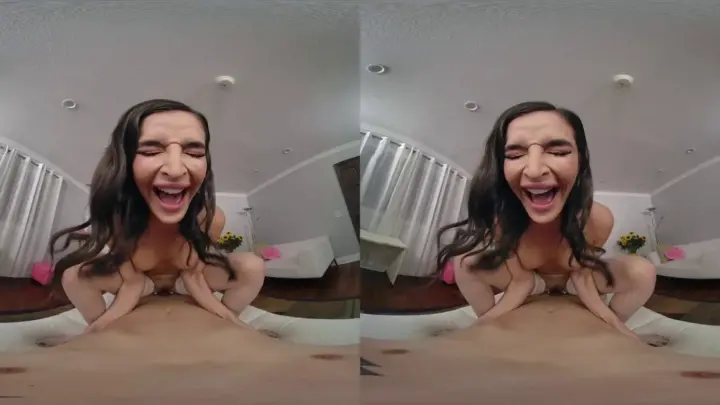 Aim For The Stars – Smartphone VR – Brunette Fucked in Bed