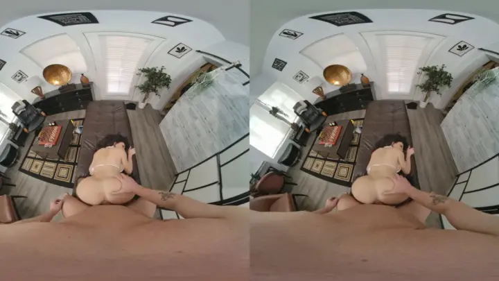Savanah Storm – Electrician Girl Gear VR Blowjob and Riding