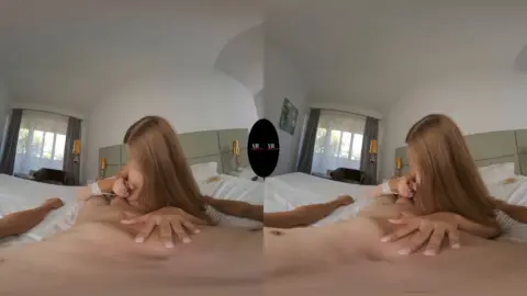 Stella Takes Control – Gear VR Lesbian Fingerbang