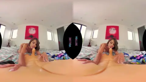 How Do I Look In My Onesie – Gear VR