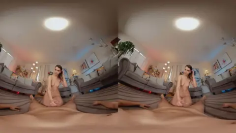Brunette solo spread legs and jerking off in fisheye bedroom
