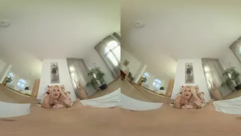 Blonde Slut Looking For A Cock – Smartphone VR