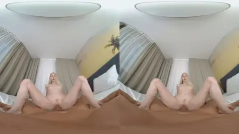 Intensively Intimate Nata Gold Smartphonme Vr