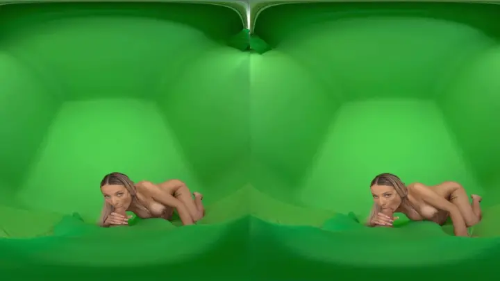Open Your Home To Horny Blondie – Smartphone VR