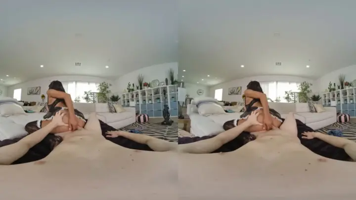 Dancing Latin Housekeeper – Smartphone VR Blowjob