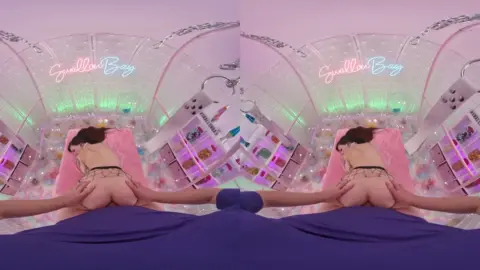 Lunas Special Sweet Anal Swirl Smartphone Vr