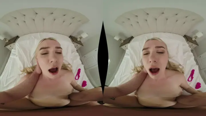 Here Cums The Sun – Maisey Monroe in VR Bedroom Fantasy