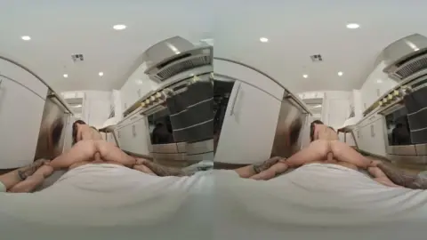 Alexis James Gear Vr – Step-Son Fixes Neighbors Pipes