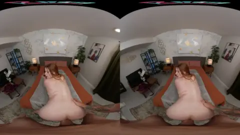 Close Enough To Whisper – Harlow West Smartphone Vr