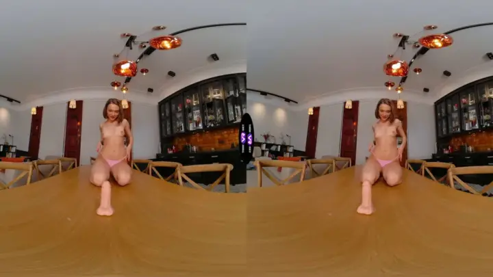 مارلا مور – إشباع الحلوى في مشهد VR ساخن